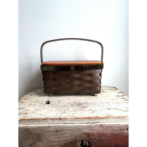 Vintage Romano Wicker Basket with‎ Lid & Printed Scene – Decorative Storage - Picture 2 of 10